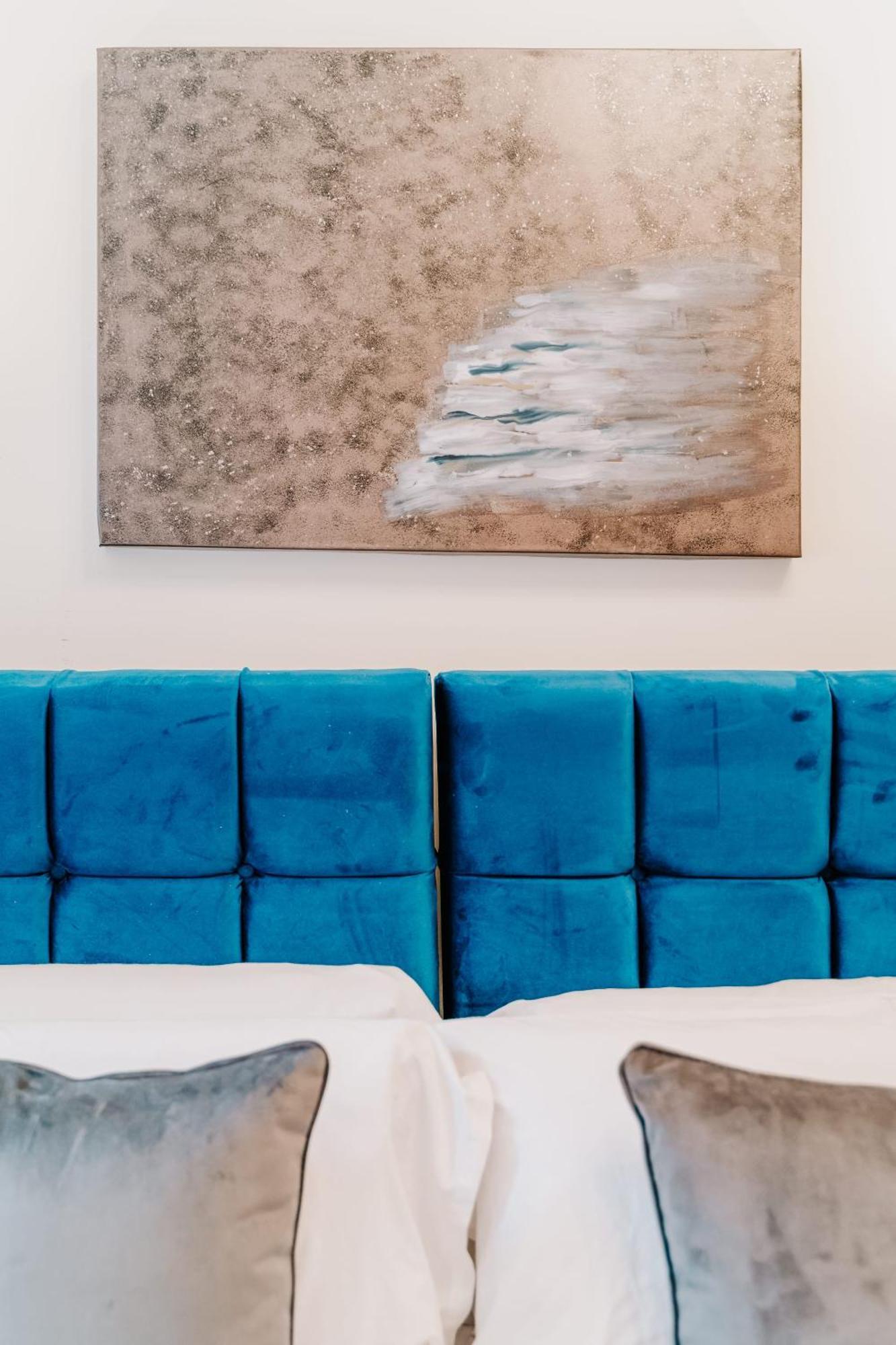 Apartment Stylish Historic Pad, Families Contractors, Wifi *
