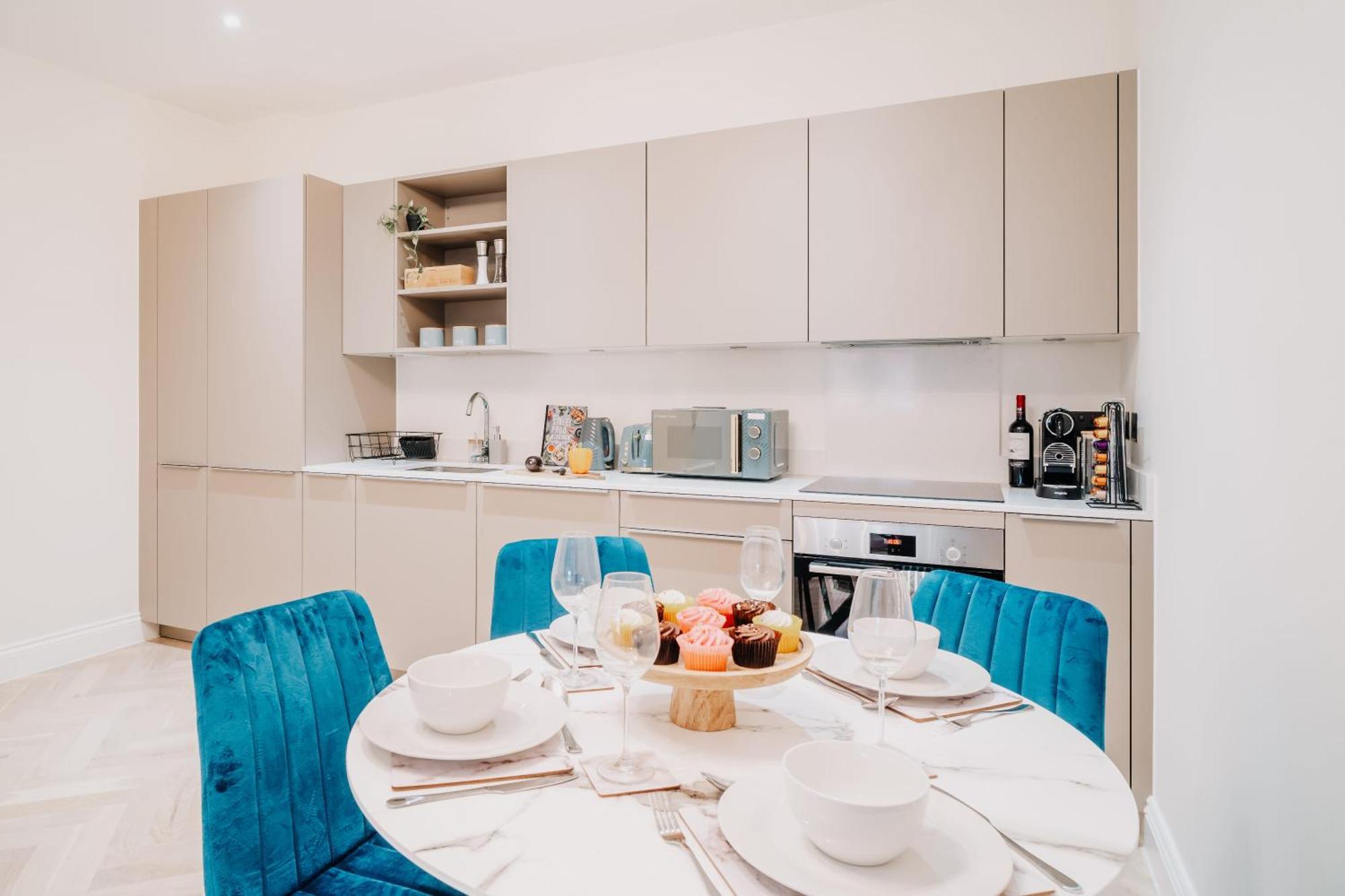 Stylish Historic Pad, Families Contractors, Wifi