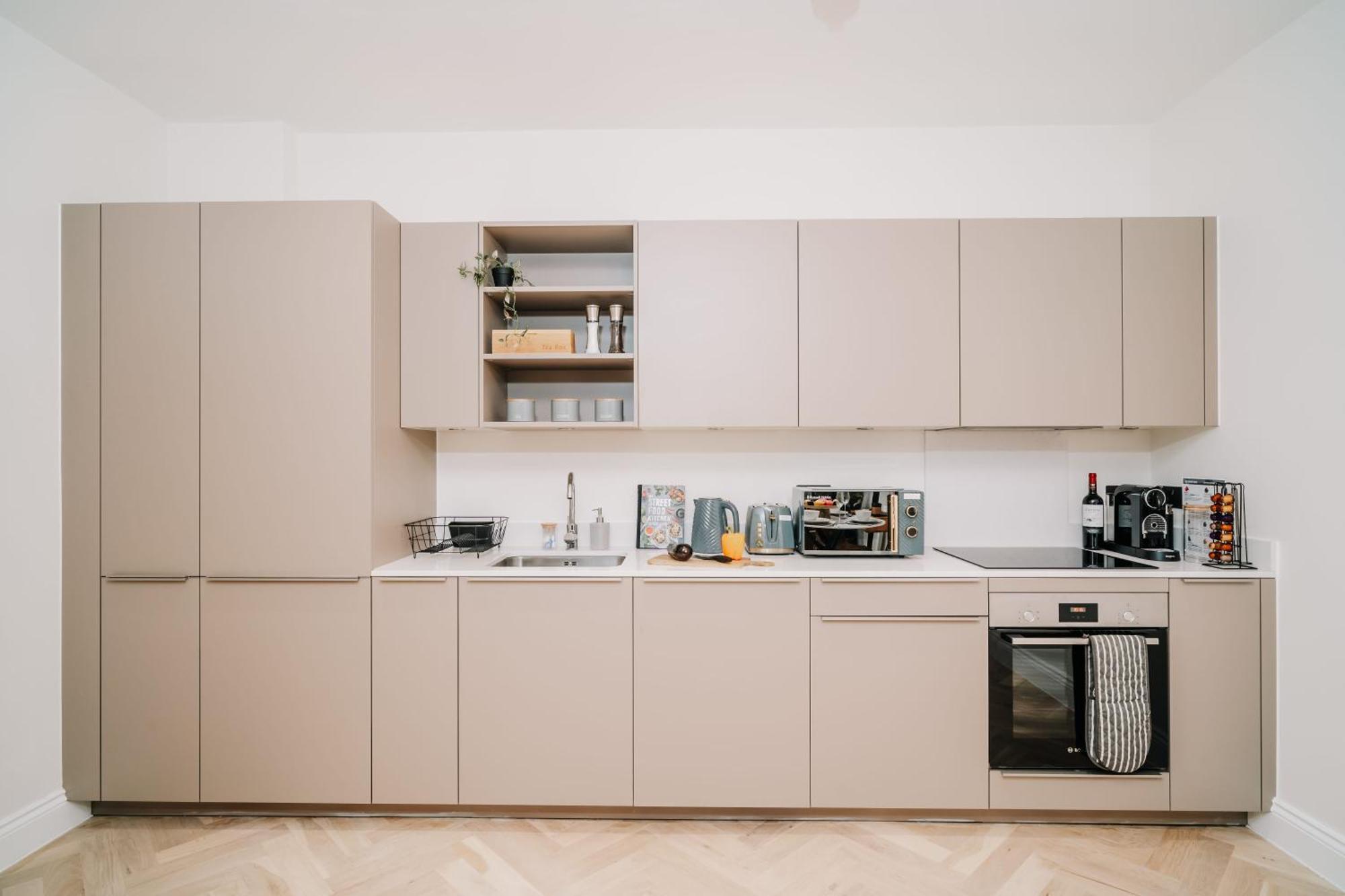 Apartment Stylish Historic Pad, Families Contractors, Wifi